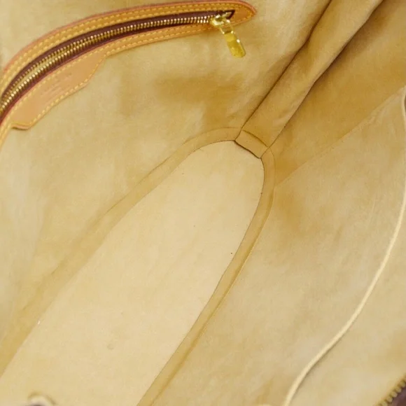 Louis Vuitton Bags - Picture 14 of 16